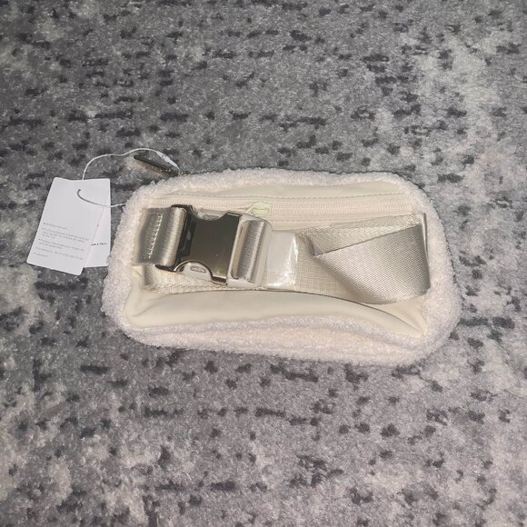 Lululemon Everywhere Bag Fleece 1L - Picture 3 of 3